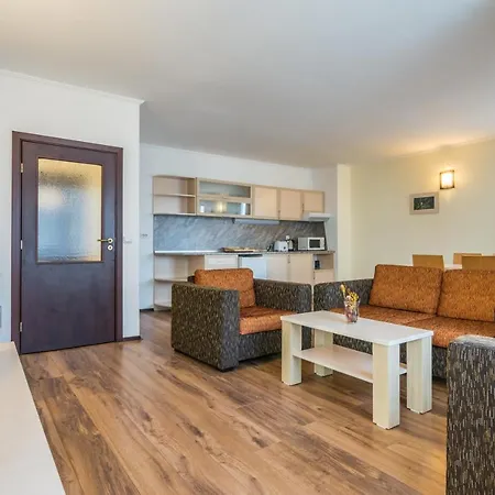 Apart Stenata מלון דירות 3*