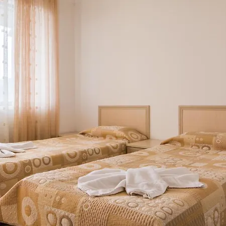 Apart Stenata מלון דירות 3*